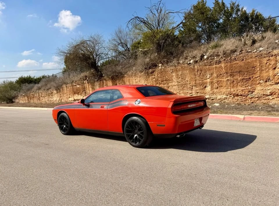 2010 Dodge Challenger 3rd Gen - Image 11 of 18
