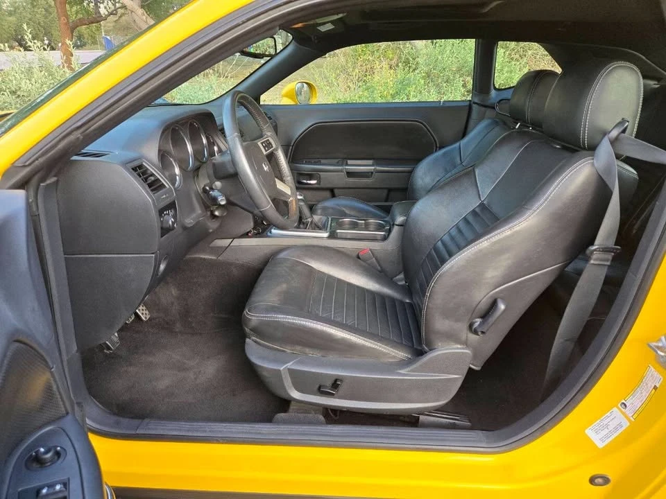 2010 Dodge Challenger 3rd Gen - Image 13 of 20