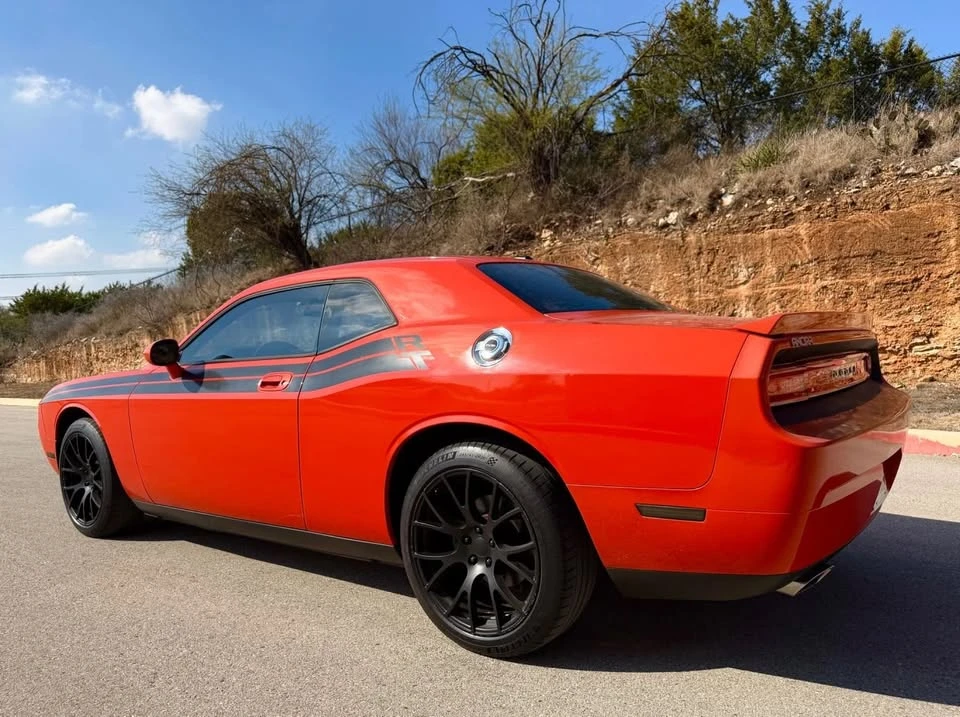 2010 Dodge Challenger 3rd Gen - Image 6 of 18