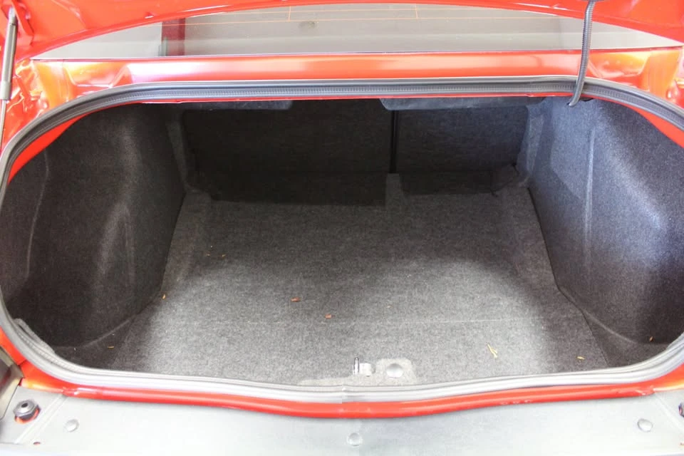 2010 Dodge Challenger 3rd Gen - Image 14 of 18