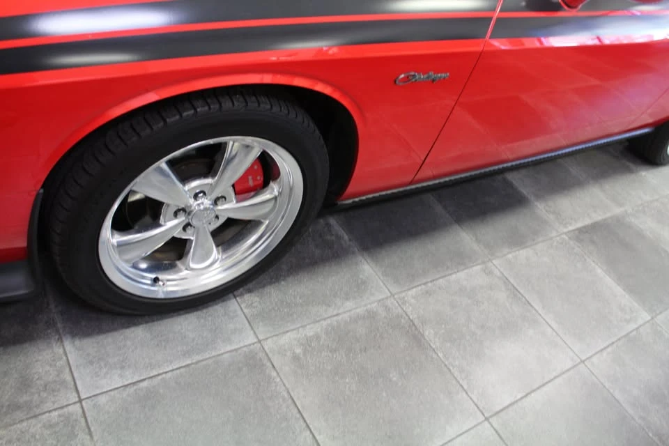 2010 Dodge Challenger 3rd Gen - Image 16 of 18