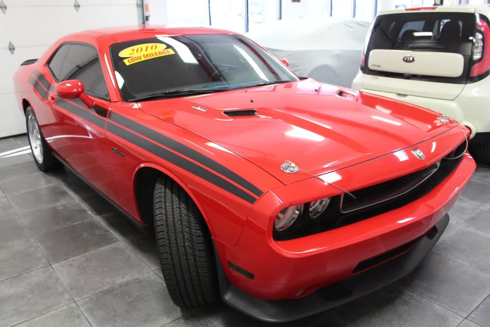 2010 Dodge Challenger 3rd Gen - Image 2 of 18