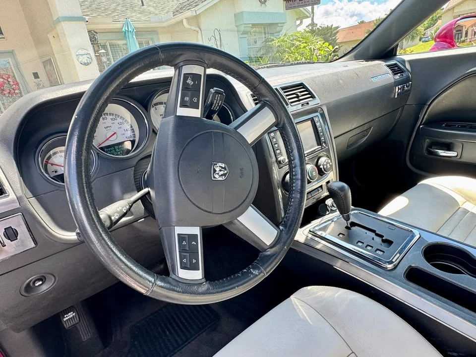 2010 Dodge Challenger 3rd Gen - Image 6 of 16