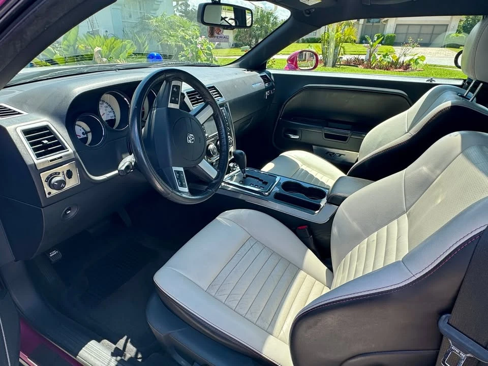 2010 Dodge Challenger 3rd Gen - Image 5 of 16