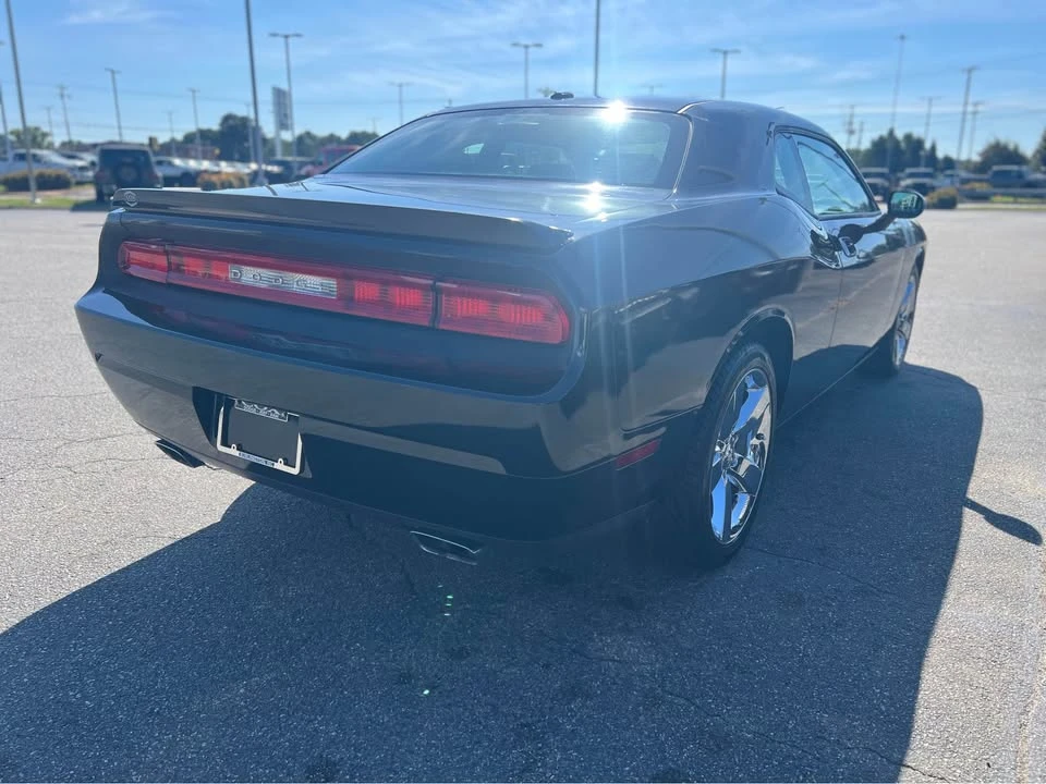 2010 Dodge Challenger 3rd Gen - Image 3 of 12