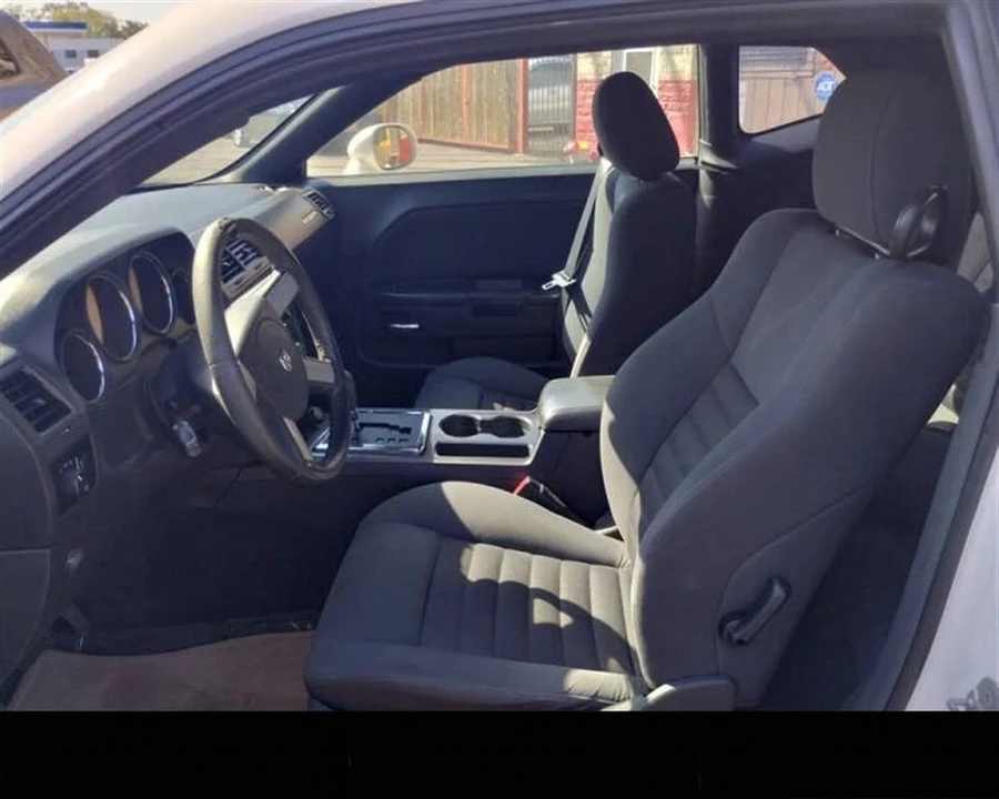 2010 Dodge Challenger 3rd Gen - Image 14 of 20