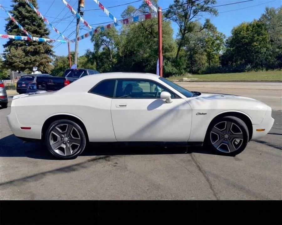 2010 Dodge Challenger 3rd Gen - Image 6 of 20