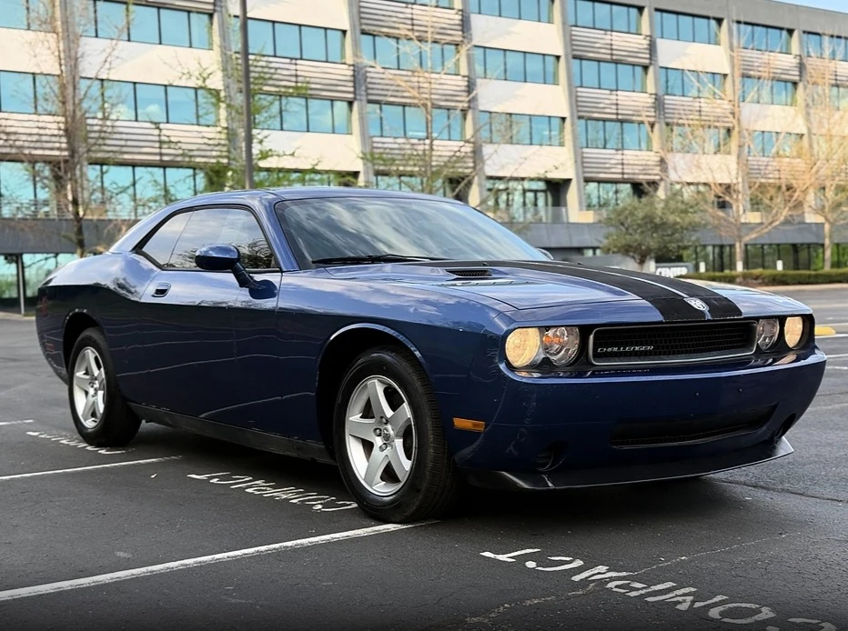 2010 Dodge Challenger 3rd Gen - Image 3 of 17