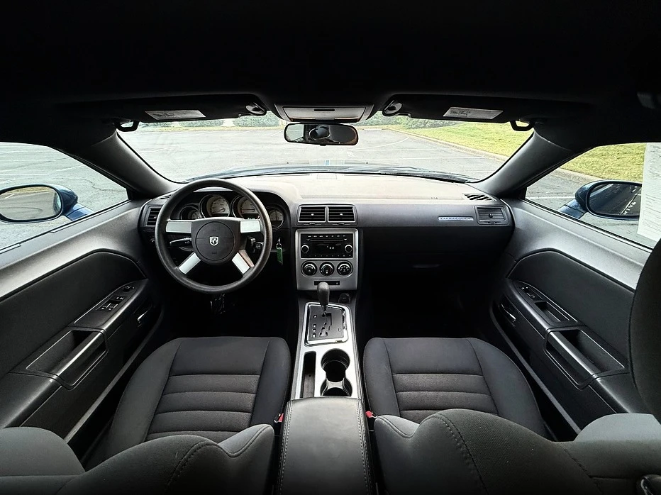 2010 Dodge Challenger 3rd Gen - Image 10 of 17