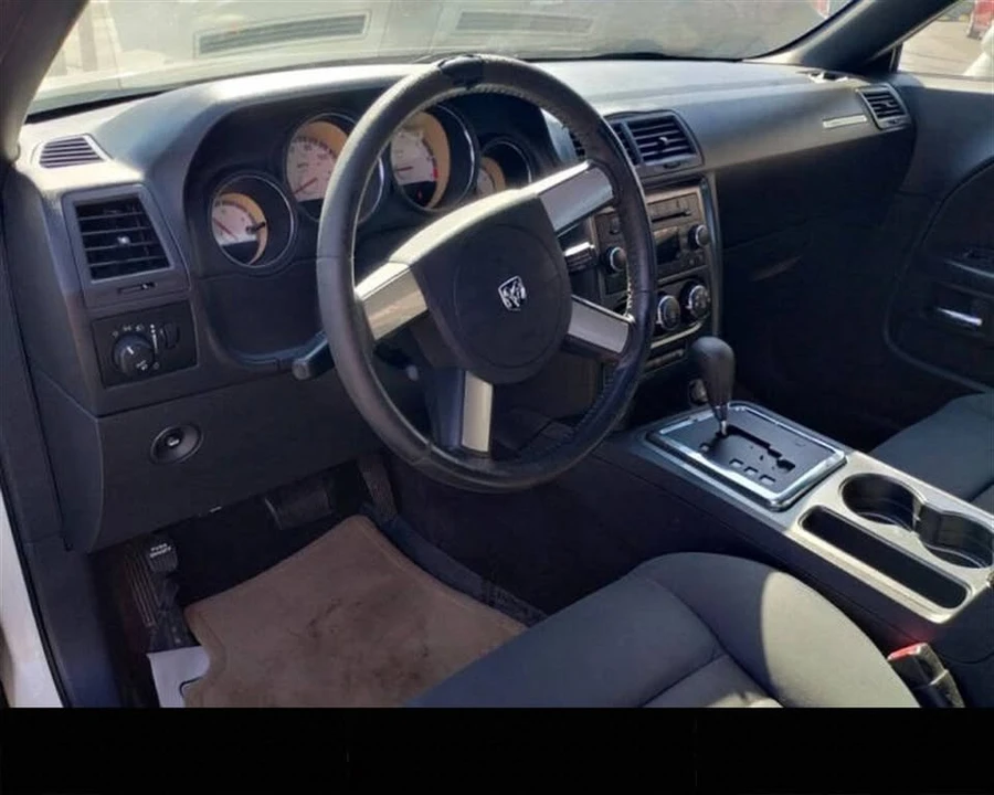 2010 Dodge Challenger 3rd Gen - Image 13 of 20