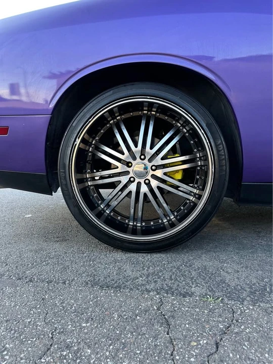 2010 Dodge Challenger 3rd Gen - Image 8 of 17