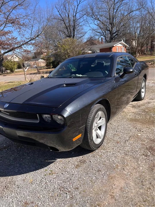 2010 Dodge Challenger 3rd Gen - Image 2 of 3