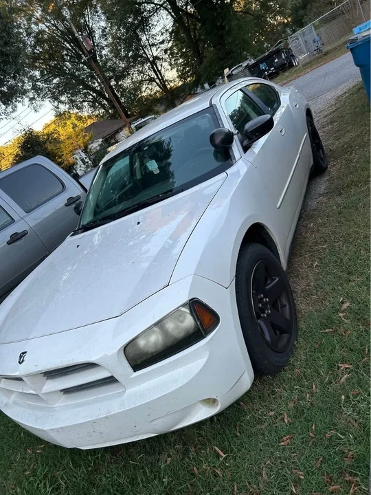 2010 Dodge Charger 6th Gen - Image 4 of 4