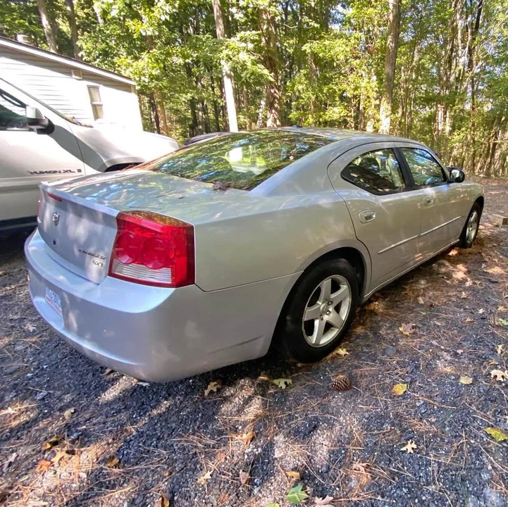 2010 Dodge Charger 6th Gen - Image 2 of 8