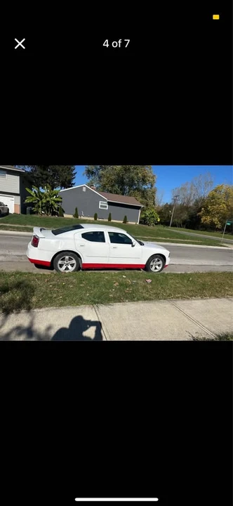 2010 Dodge Charger 6th Gen - Image 4 of 9