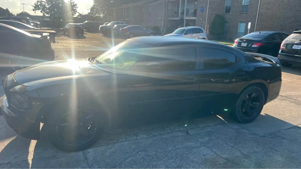 2010 Dodge Charger 6th Gen - Image 3 of 10
