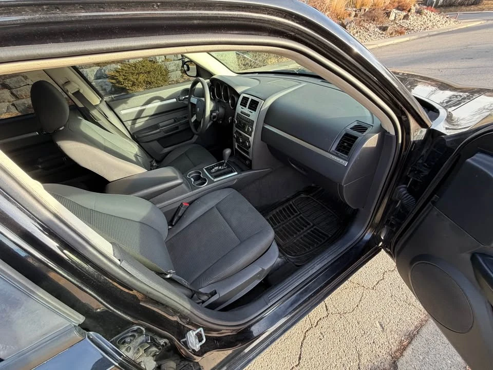 2010 Dodge Charger 6th Gen - Image 10 of 17
