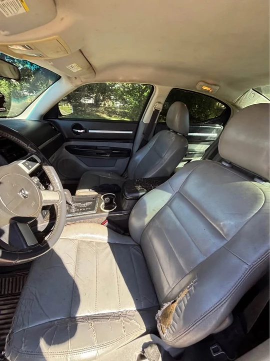 2010 Dodge Charger 6th Gen - Image 15 of 19