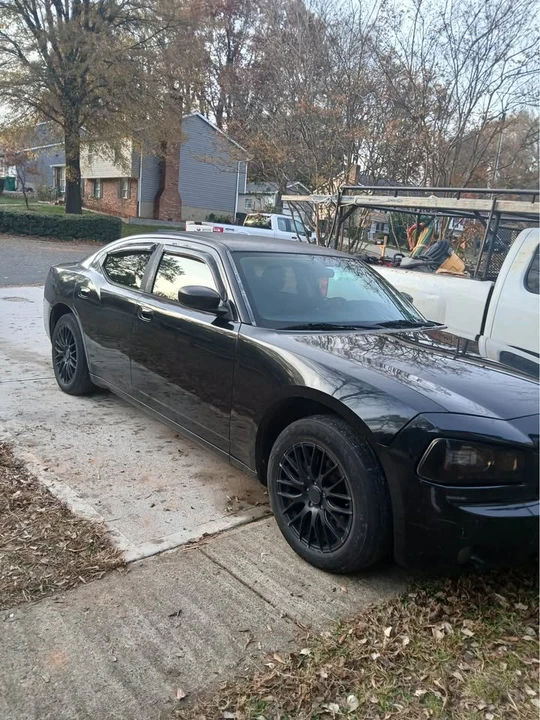 2010 Dodge Charger 6th Gen - Image 2 of 7