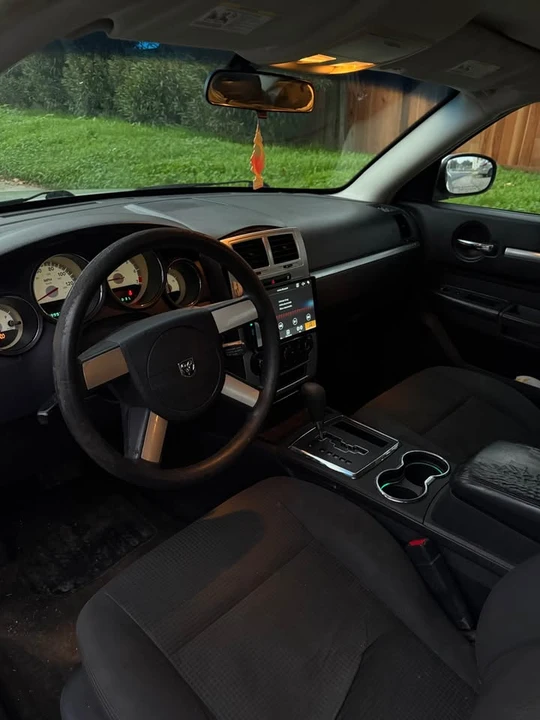 2010 Dodge Charger 7th Gen - Image 3 of 5