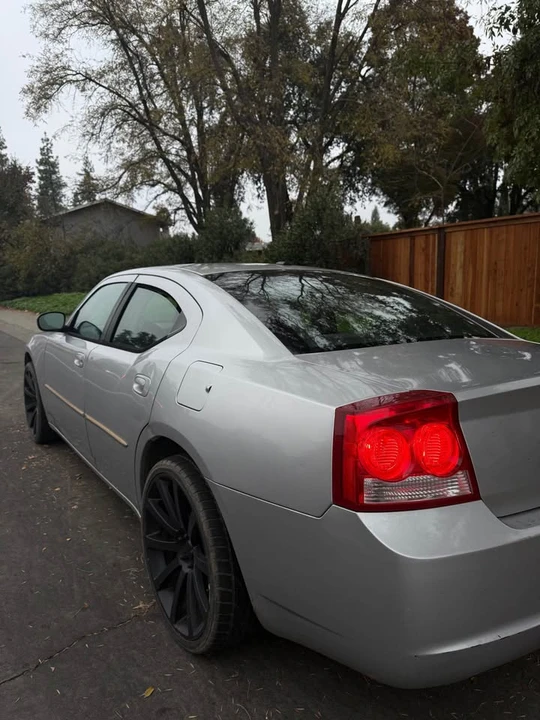 2010 Dodge Charger 7th Gen - Image 4 of 5