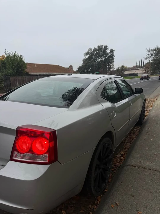 2010 Dodge Charger 7th Gen - Image 5 of 5