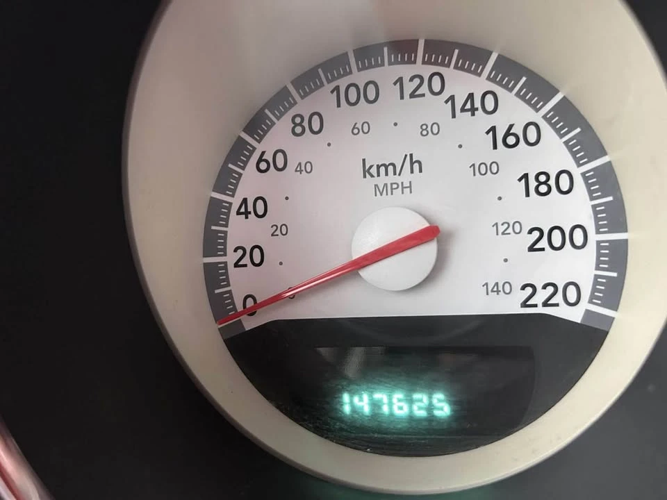 2010 Dodge Charger 6th Gen - Image 6 of 7