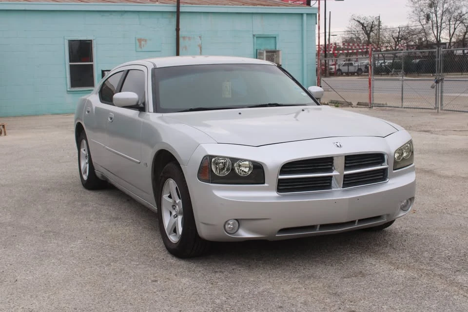 2010 Dodge Charger 6th Gen - Image 2 of 7