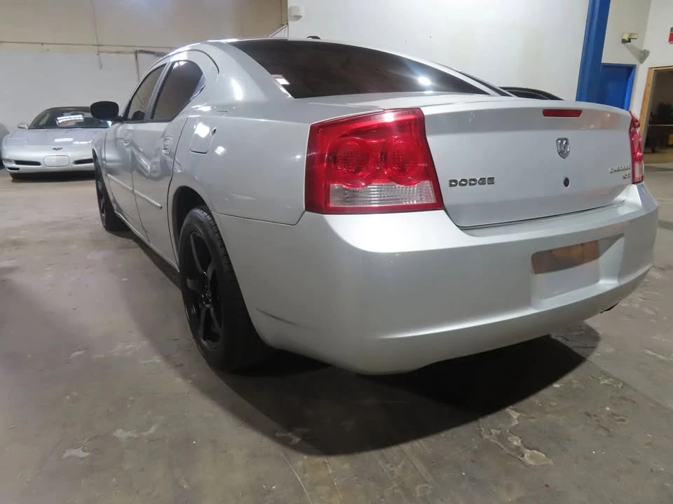 2010 Dodge Charger 6th Gen - Image 8 of 20