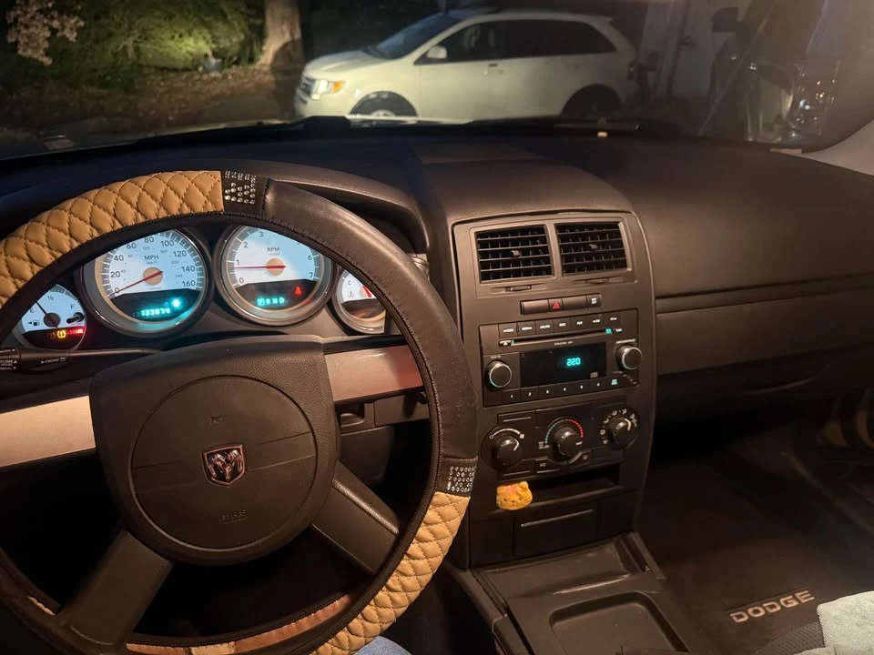 2010 Dodge Charger 6th Gen - Image 13 of 15