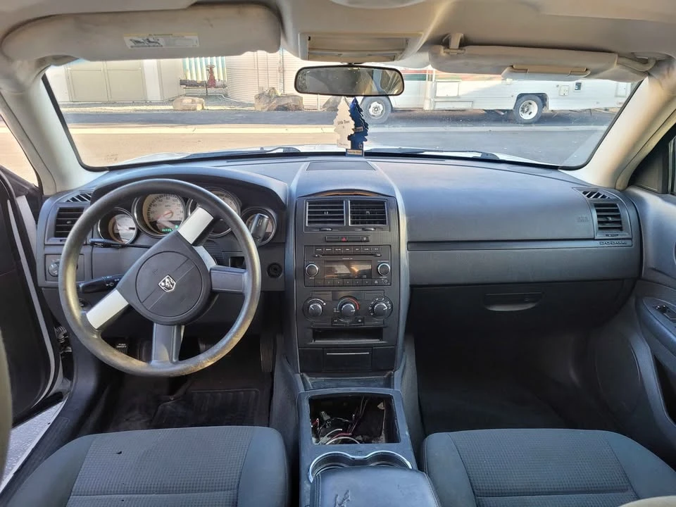 2010 Dodge Charger 6th Gen - Image 5 of 8