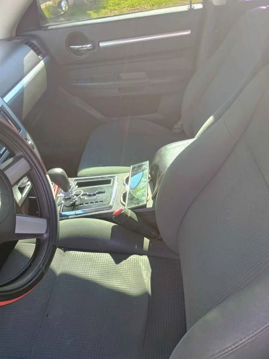 2010 Dodge Charger 6th Gen - Image 3 of 4