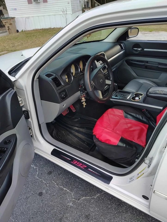 2010 Dodge Charger 6th Gen - Image 6 of 7