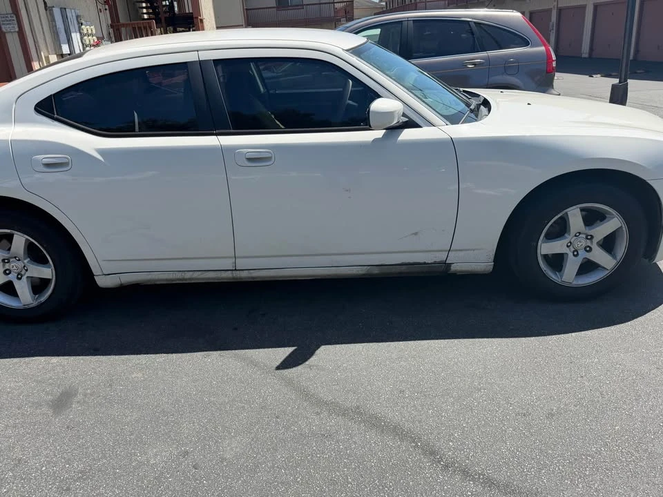2010 Dodge Charger 6th Gen - Image 5 of 16