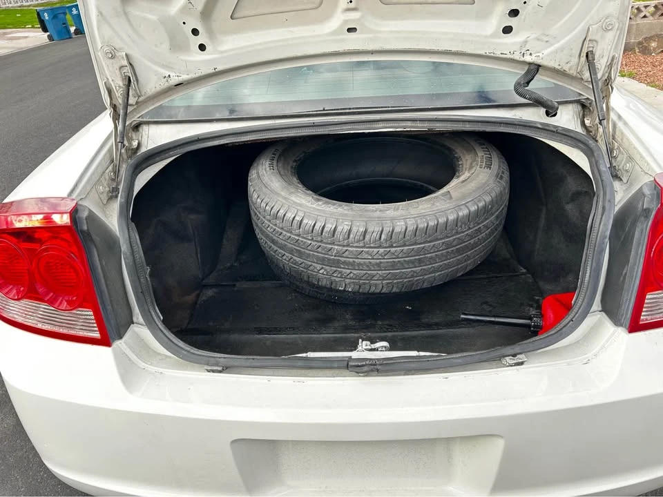 2010 Dodge Charger 6th Gen - Image 5 of 11