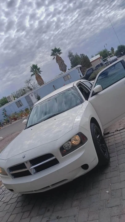 2010 Dodge Charger 6th Gen - Image 2 of 13