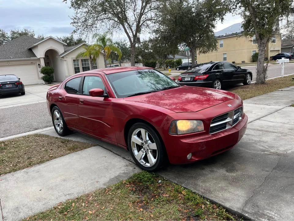 2010 Dodge Charger 6th Gen - Image 4 of 8