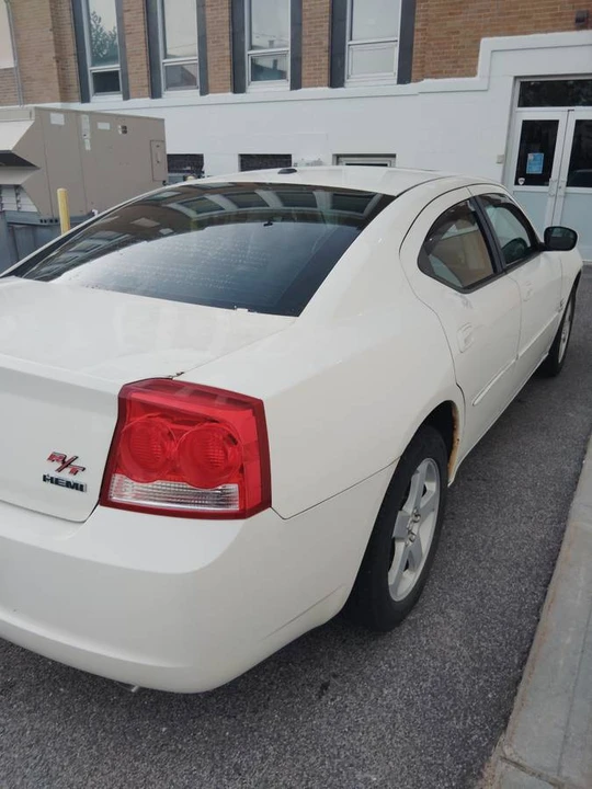 2010 Dodge Charger 6th Gen - Image 5 of 9