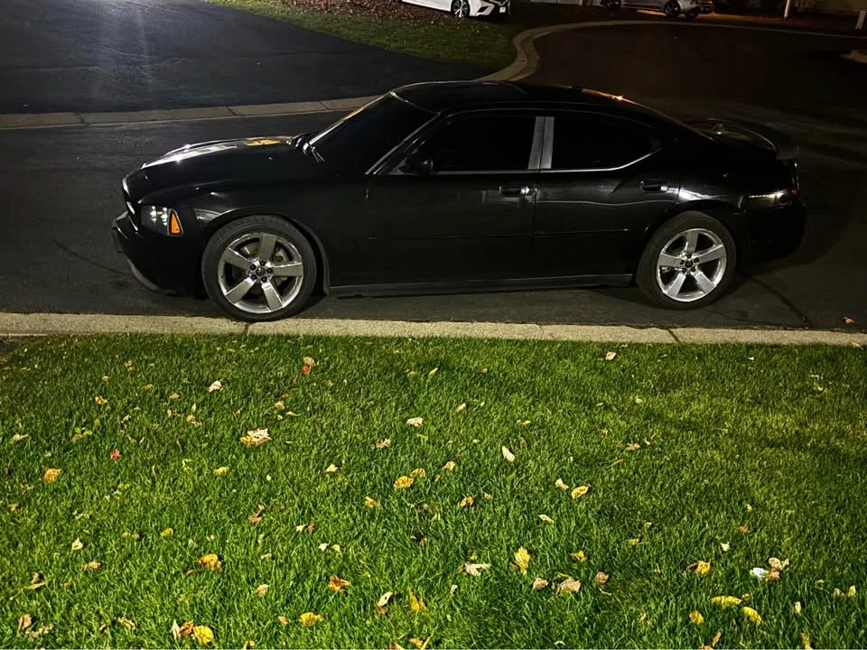 2010 Dodge Charger 6th Gen - Image 4 of 11