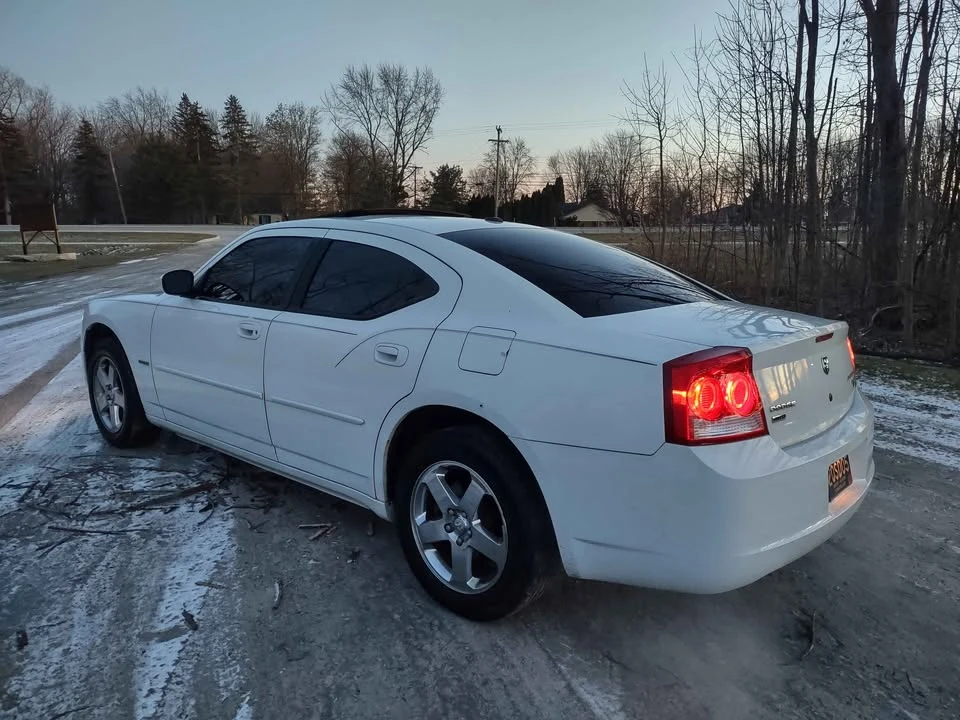 2010 Dodge Charger 6th Gen - Image 11 of 16