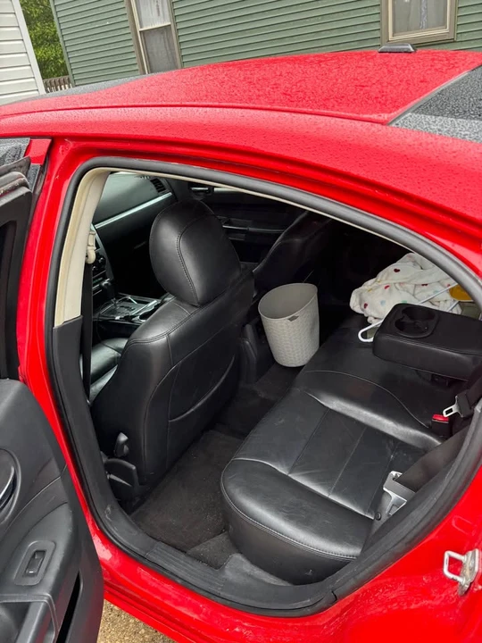 2010 Dodge Charger 6th Gen - Image 4 of 8