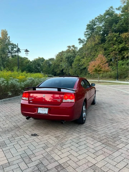2010 Dodge Charger 6th Gen - Image 2 of 4