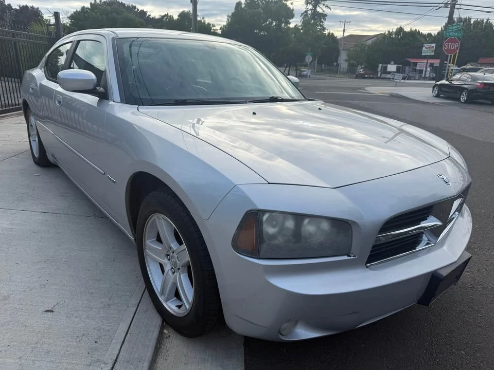 2010 Dodge Charger 6th Gen - Image 2 of 12