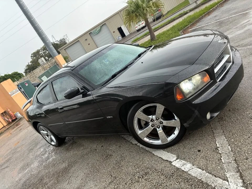 2010 Dodge Charger 6th Gen - Image 2 of 10