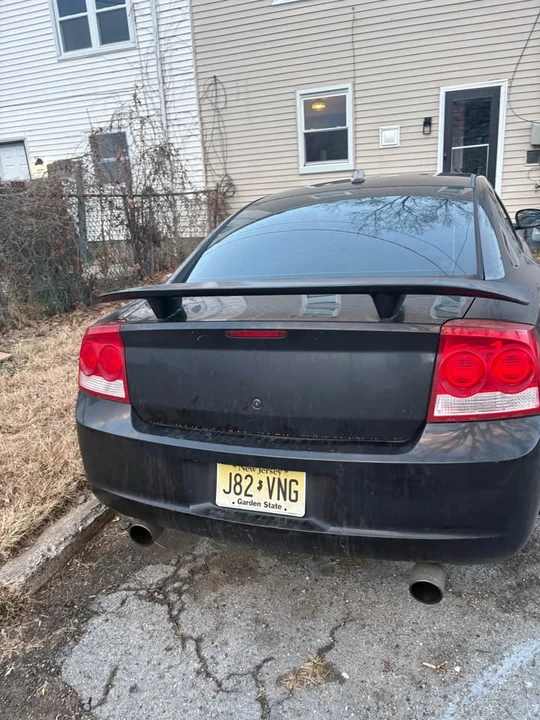 2010 Dodge Charger 6th Gen - Image 2 of 4