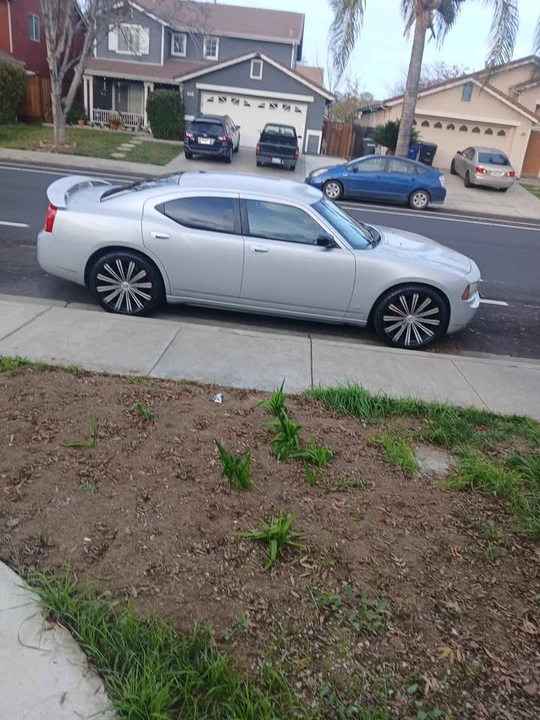 2010 Dodge Charger 6th Gen - Image 2 of 8