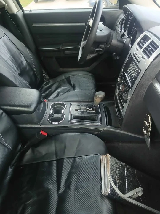 2010 Dodge Charger 6th Gen - Image 7 of 8