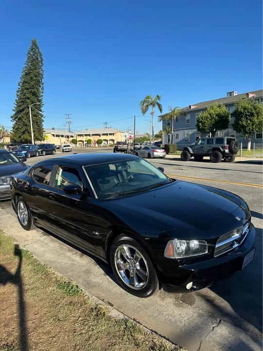 2010 Dodge Charger 6th Gen - Image 2 of 3