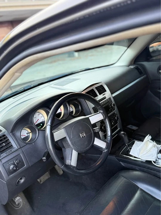 2010 Dodge Charger 6th Gen - Image 8 of 9