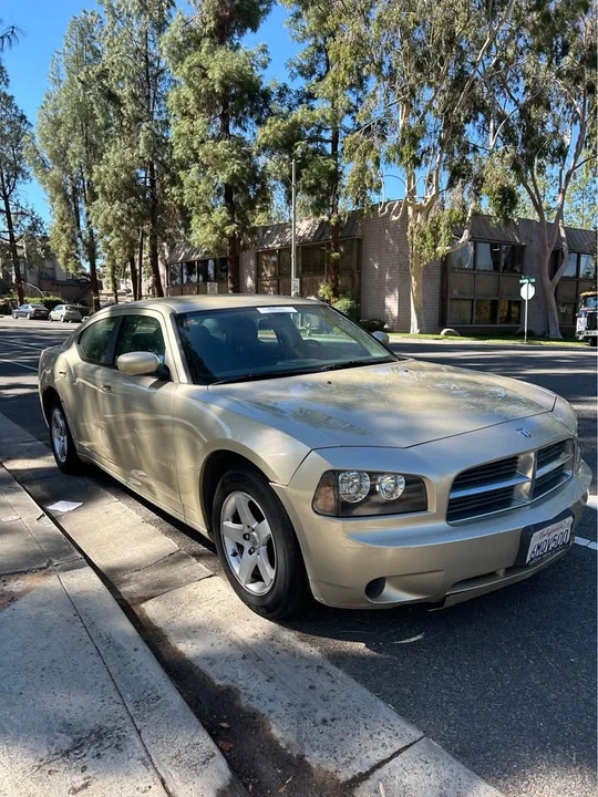 2010 Dodge Charger 6th Gen - Image 2 of 7